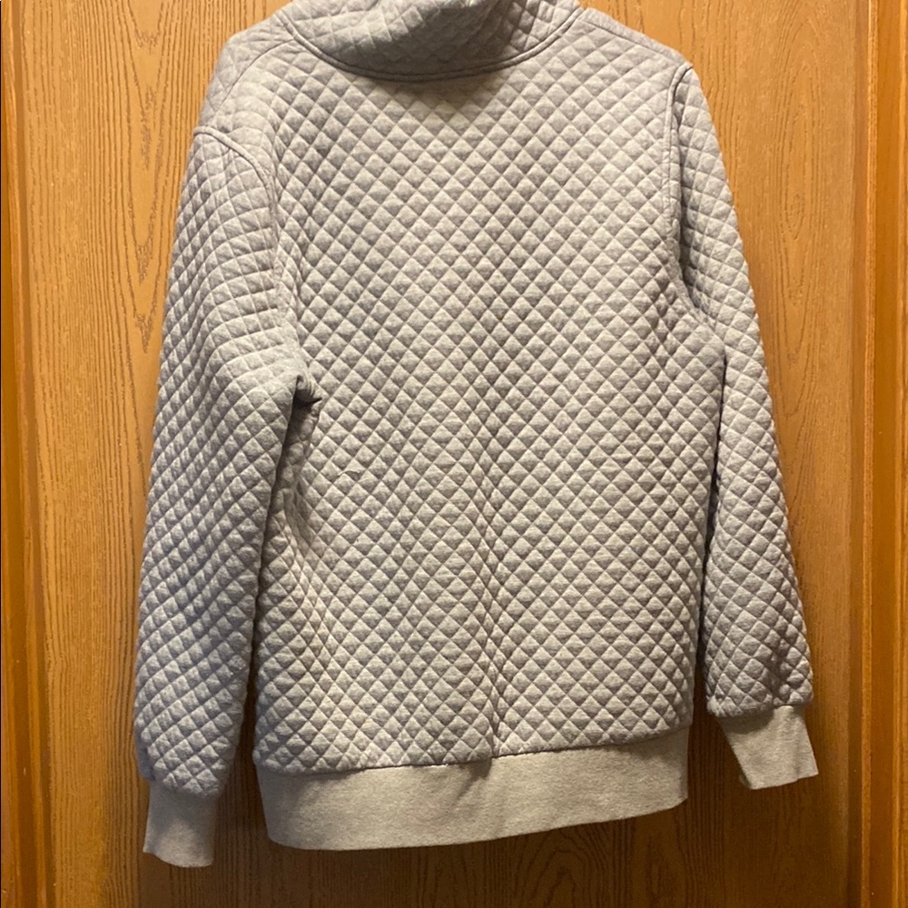 Doe & Rae Gray Quilted Top - Picture 3 of 3